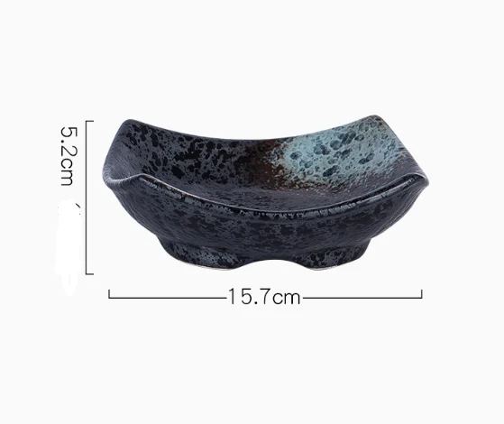 Assiette Japonaise Créative Irrégulière pour la Maison, avec un design personnalisé, parfait pour un usage quotidien et une présentation élégante.