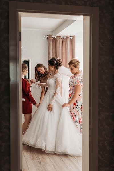 Fotógrafo de casamento Aleksandra Znosko (aleksandra757). Foto de 5 de novembro 2020