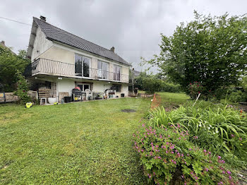 maison à La Celle-Saint-Cyr (89)