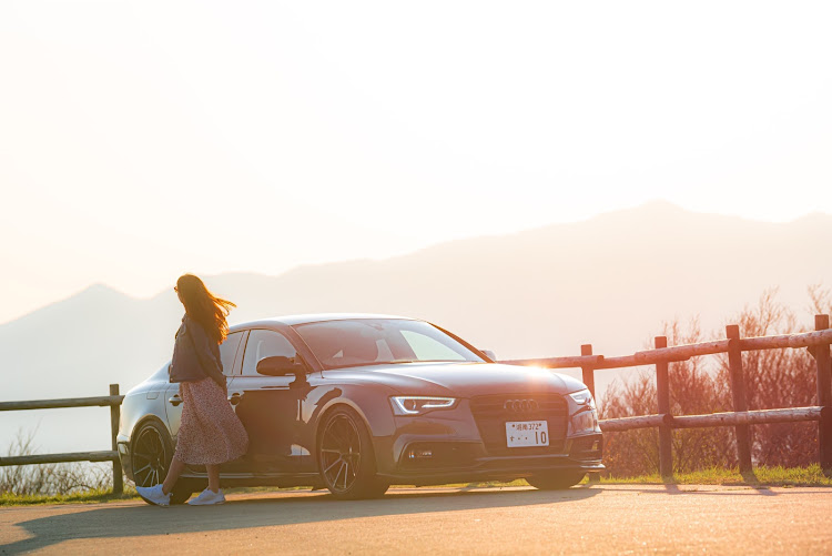 A5 スポーツバックのAudiと美しい景色・マジックアワー・Audi・stay home・ハニーに関するカスタム事例の投稿画像1枚目