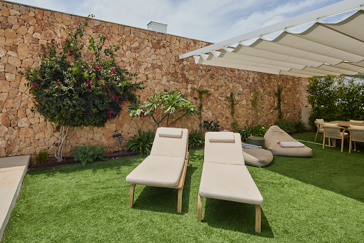 House with pool and garden 3