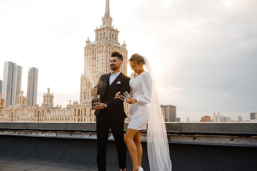 Fotógrafo de casamento Alina Chizhova (alinochek3). Foto de 11 de junho 2022