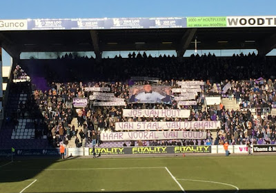 ? Fans Beerschot Wilrijk houden eerbetoon voor materiaalman 'Joske': "Van staal, van diamant, maar vooral van goud"