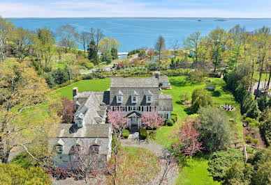 Maison avec piscine et jardin 16