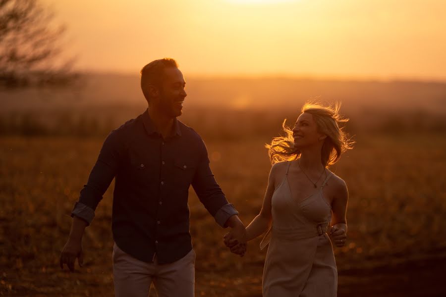 Wedding photographer Gilson Mendonça Júnior (enlevo). Photo of 5 November 2018