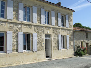 maison à Saint-Jean-d'Angély (17)