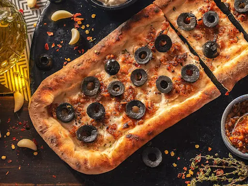 Vegan Garlic Bread With Olives