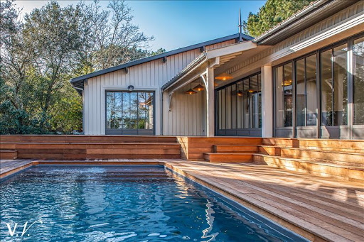 Seaside house with pool and garden 4