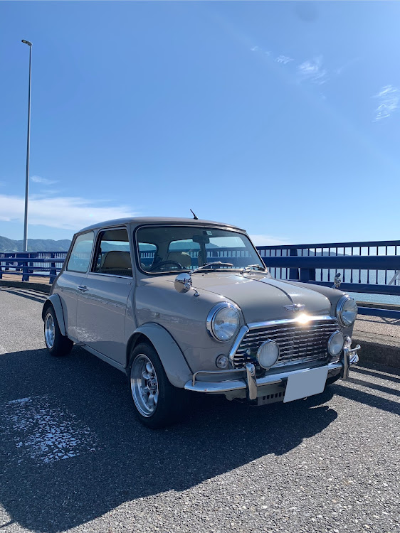 ミニ1.3iの橋と愛車・ブルーブリッジ・ドライブに関するカスタム事例の投稿画像1枚目