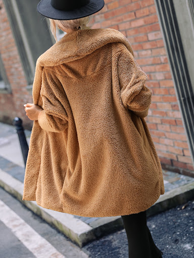 Title 9, Solid color loose lapels coat without buckle of...