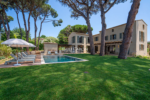 Villa avec piscine et jardin 3