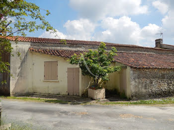 maison à Sainte-Radegonde (17)