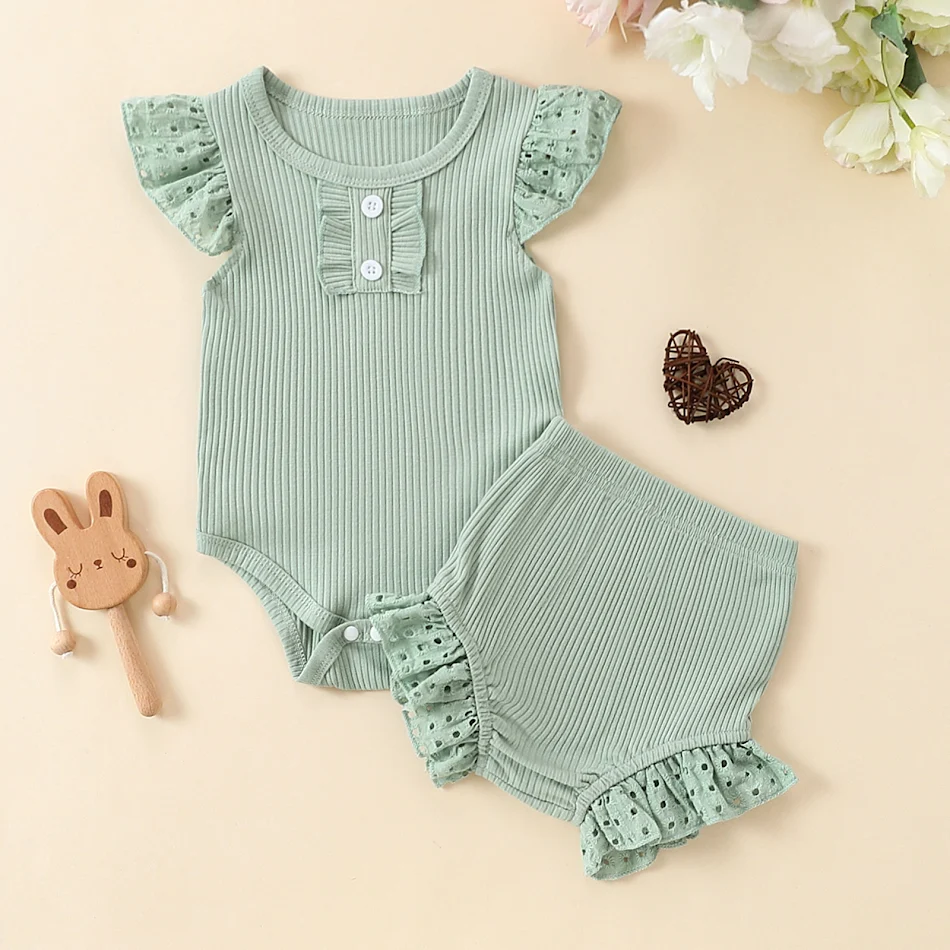 Meisjes zomershorts set met flounce mouwen, knopen en verzonken strepen, gemaakt van katoen, ideaal voor de zomer.