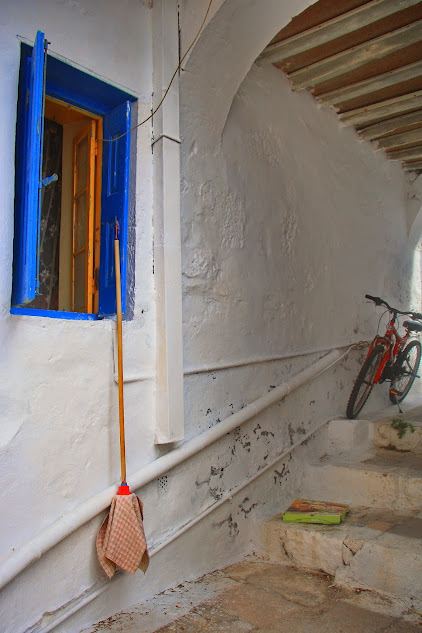 Киклады: Санторини, Милос, Иос, Фолегандрос