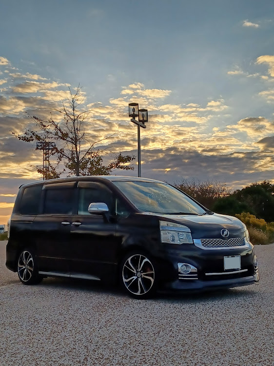 ヴォクシーのカメ活・紅葉を求めて・ドライブ・倉敷・夕焼けと愛車に関するカスタム事例の投稿画像6枚目