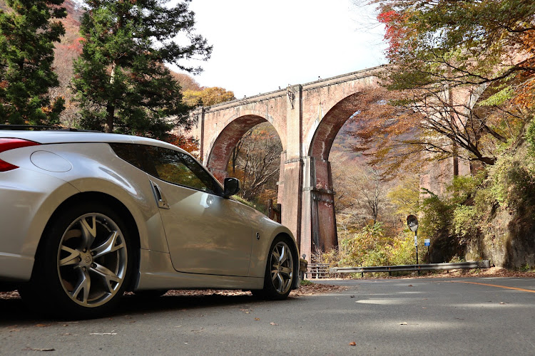 フェアレディZの紅葉ドライブ・めがね橋に関するカスタム事例の投稿画像2枚目