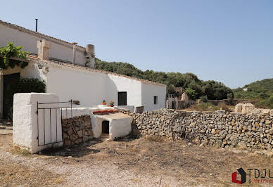 Farmhouse with garden 1