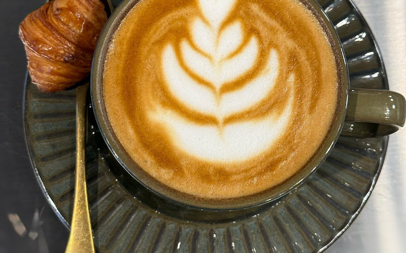 J'US Coffee & Pastries