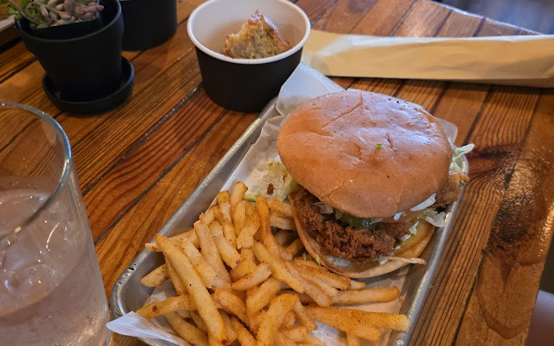COMMUNITY Kitchen + Taproom