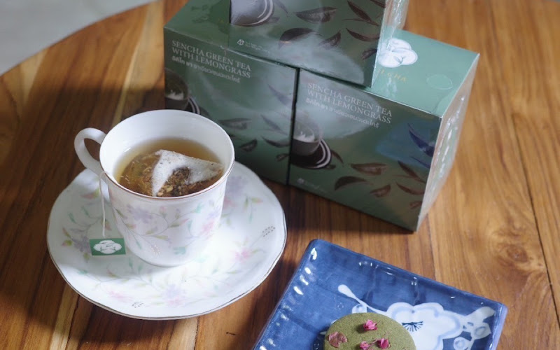 อิคิไกชา บาร์ @Ikigai Cha Bar คาเฟ่ลับ ชาเขียวพรีเมียม ขนมอูมามิ ของสะสมและแมวส้ม