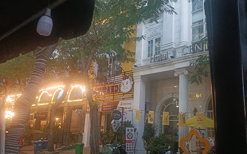 뚱뚱닭발 Chan ga anh beo quan 7