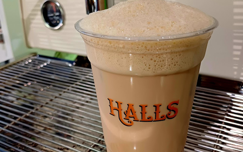 HALLS CAFÉ