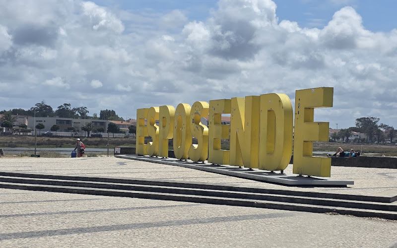 Letreiro "ESPOSENDE"