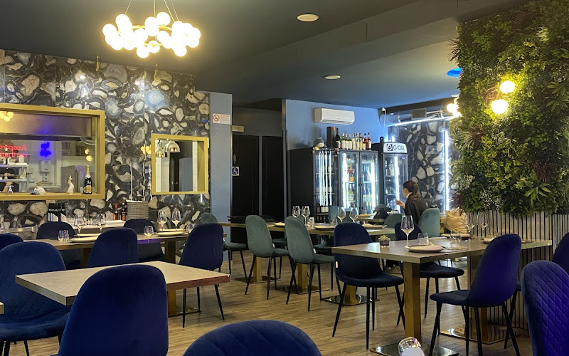 MAKO FISH Restaurant