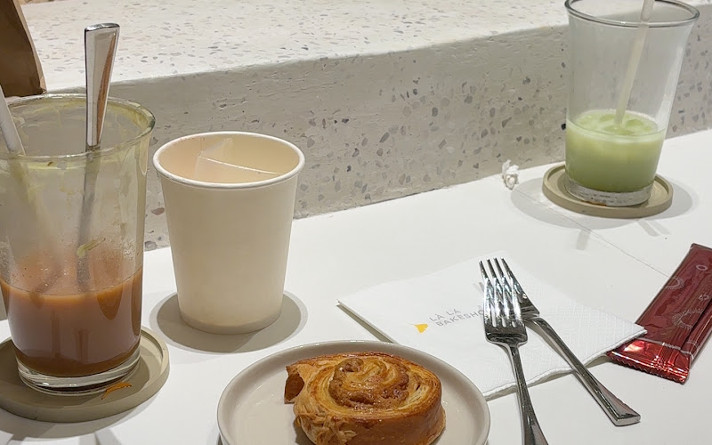 Là Lá Bakeshop & Coffee