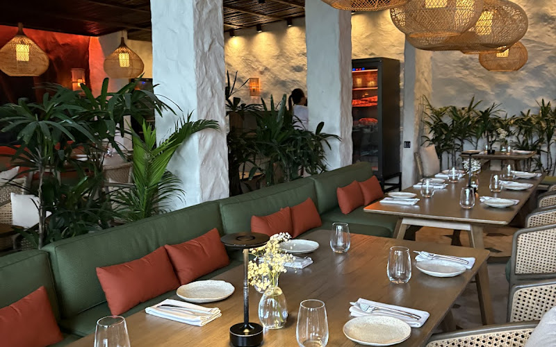 Lava Gastrobar & Grill