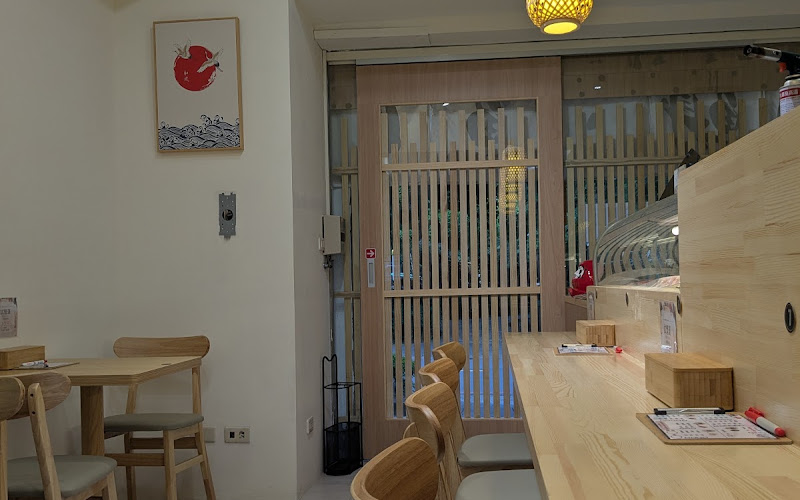 鯓．魚片－新北三峽｜日式料理 推薦 人氣 三峽北大 平價美食 熱門 新鮮生魚片拚盤 刺身專賣 評價 高CP值 炙燒干貝 胭脂蝦 好評 午餐晚餐宵夜 啤 酒 外帶 必吃丼飯 價格 優惠