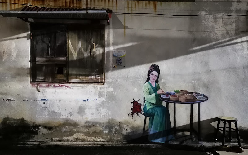 Street Art Hat Yai: Scent of the Tea, Delicious, and Happy Meal