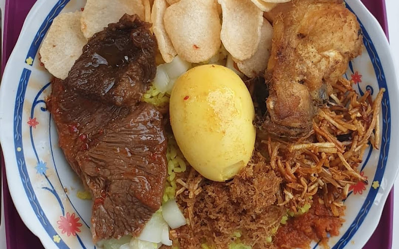 Nasi kuning lompobattang