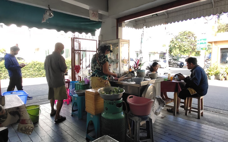 ร้านก๋วยเตี๋ยวป้ากำไร