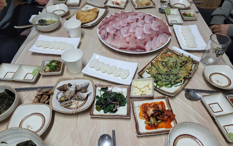 사량도자연산횟집 2호점