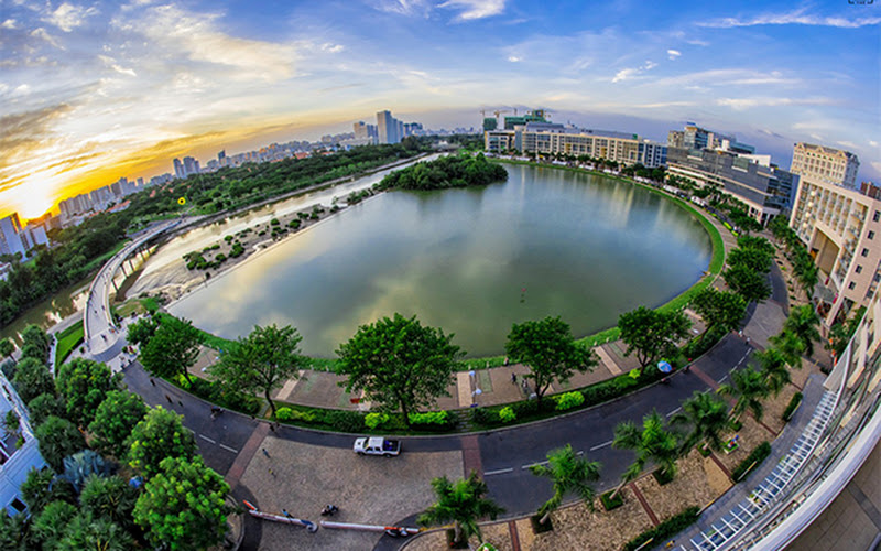 半月湖公園
