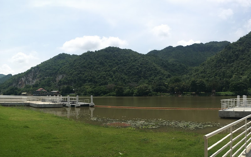 สวนตลาดริมน้ำเกษตรกาญจน์ (สวนเฉลิมพระเกียรติ)
