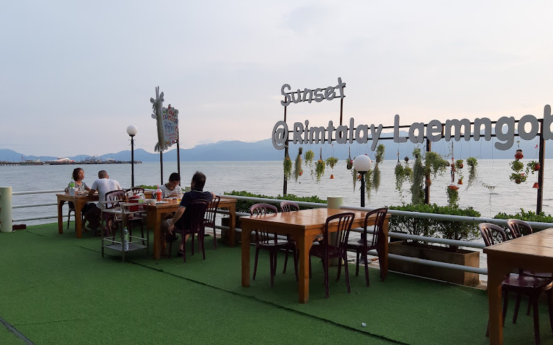 ร้านอาหารริมทะเลซีฟู๊ดแอนด์รีสอร์ท