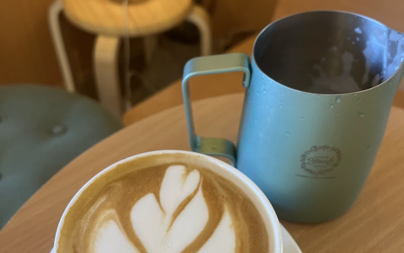 AROON (อรุณ) Coffee & Playground