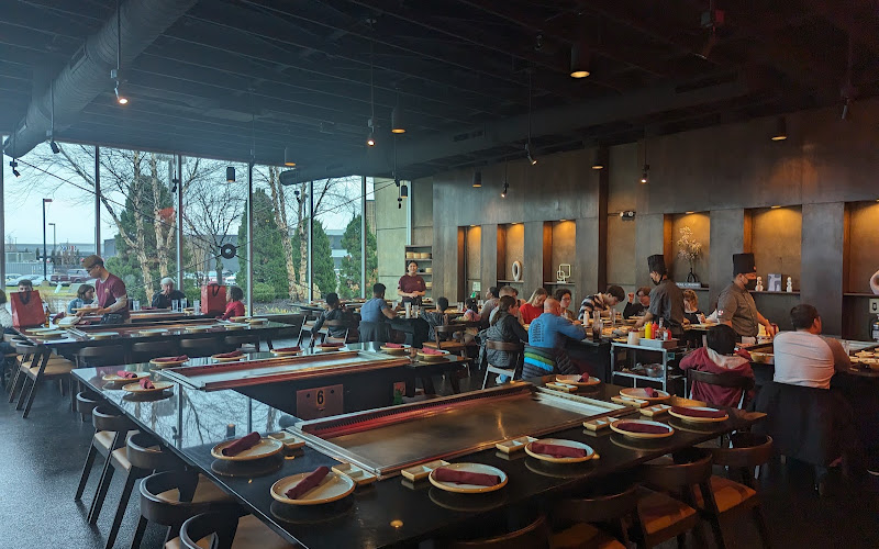 Umi Japanese Steakhouse & Sushi Bar