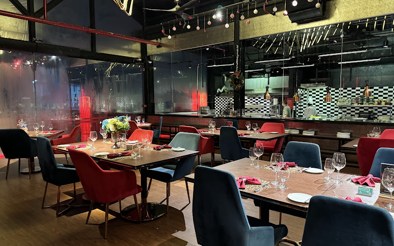 F29 Golden Beef & Sky Bar