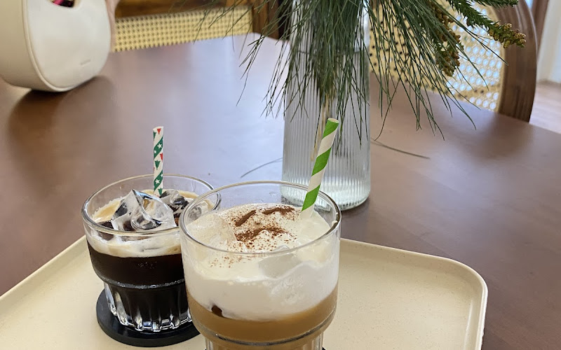 Bloomia Flower & Coffee | Shop Hoa Tươi Phú Nhuận | Coffee Chill Phú Nhuận