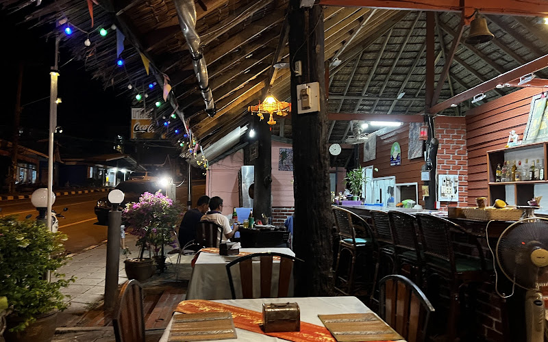 Mom’s Bar and Restaurant