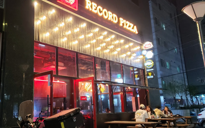 Record Pizza