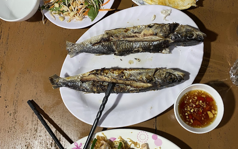 Quán Hải Sản Kinh Quyên