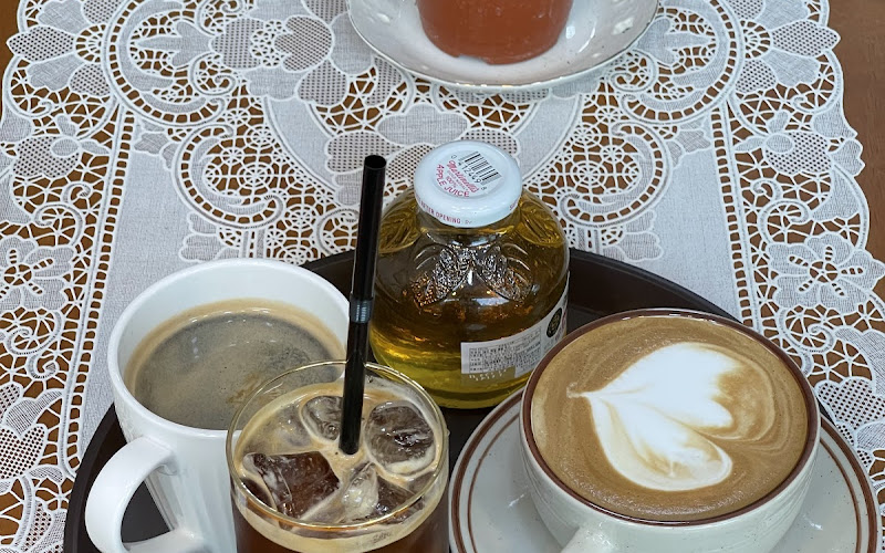 Cafe Lee Yu with delicious coffee and handmade tea