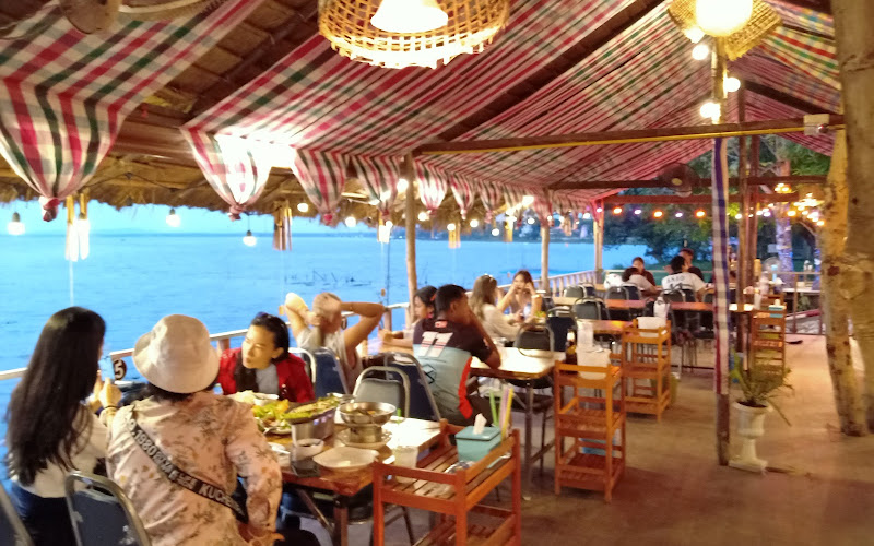 Hidden Corner Restaurant on Soi 8