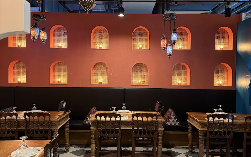 ROYAL INDIA SEOMYEON (Indian +Nepali & Halal Cuisine)