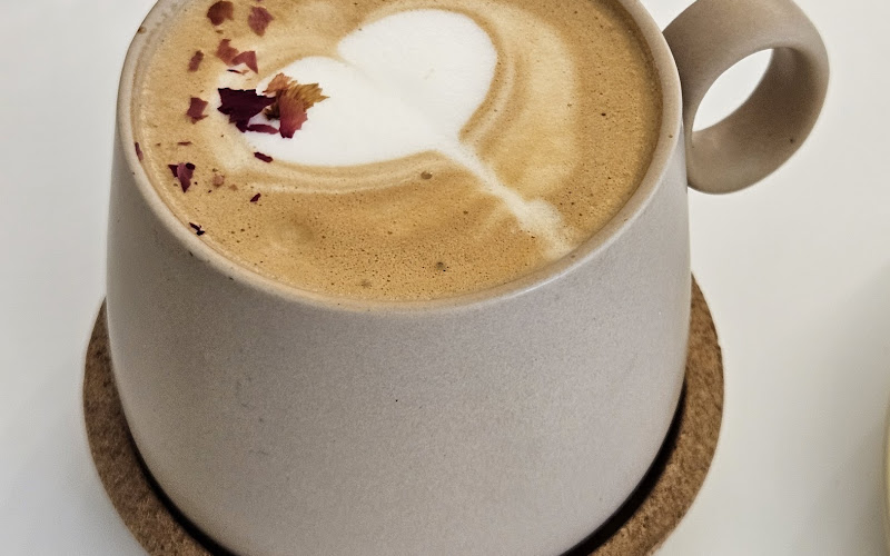 be right back café • Cakes, made fresh