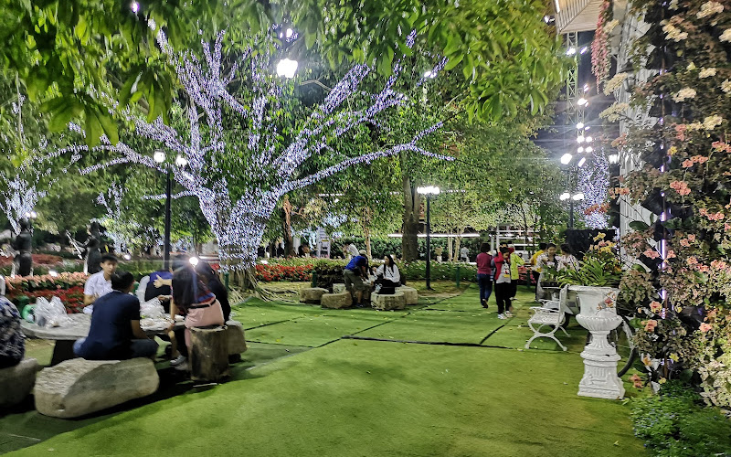 Saturday Night Market